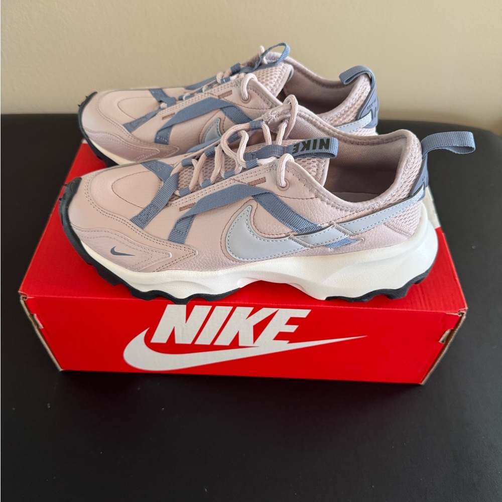 NWB Women’s Nike TC 7900
Platinum Violet/Football Grey